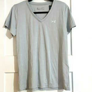 Under Armour V-Neck Performance Tee - Loose Fit Heat Gear - Size Medium - NWT!